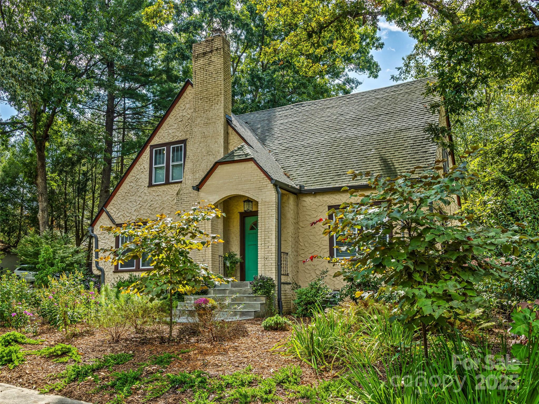 37 Warwick Road Asheville NC 28803