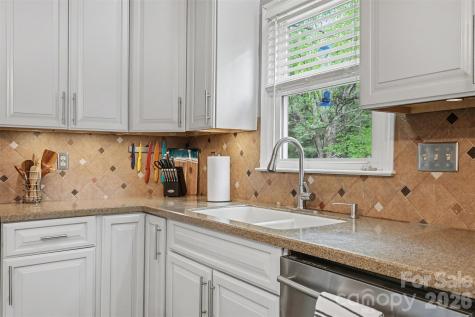 8910 Castlebay Drive Charlotte NC 28277