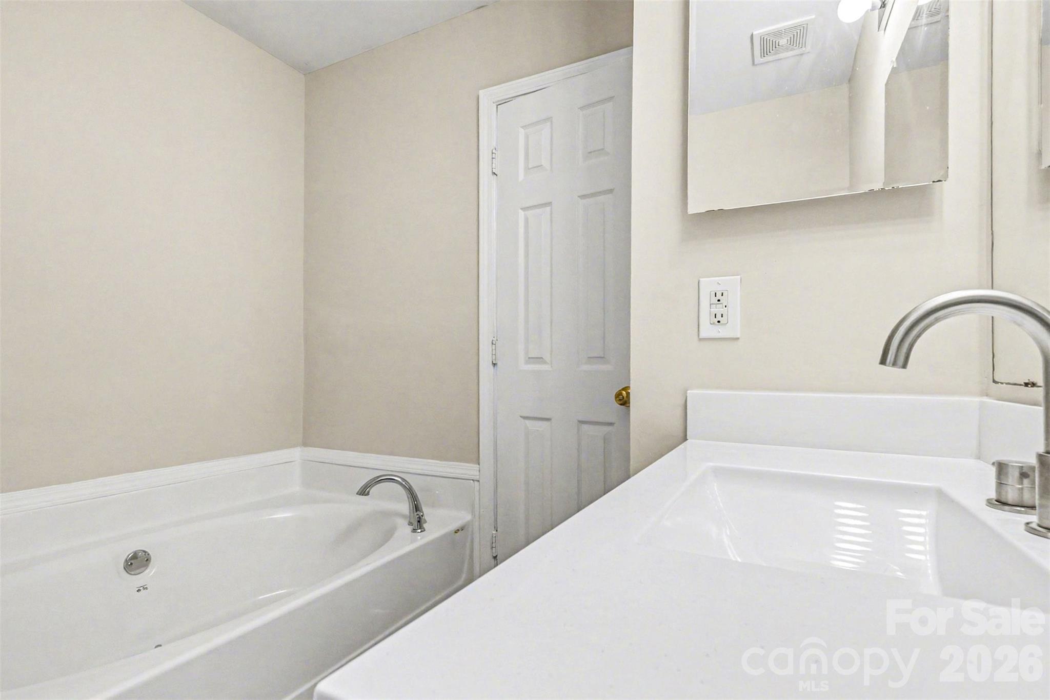 4034 Woolcott Avenue Charlotte NC 28213