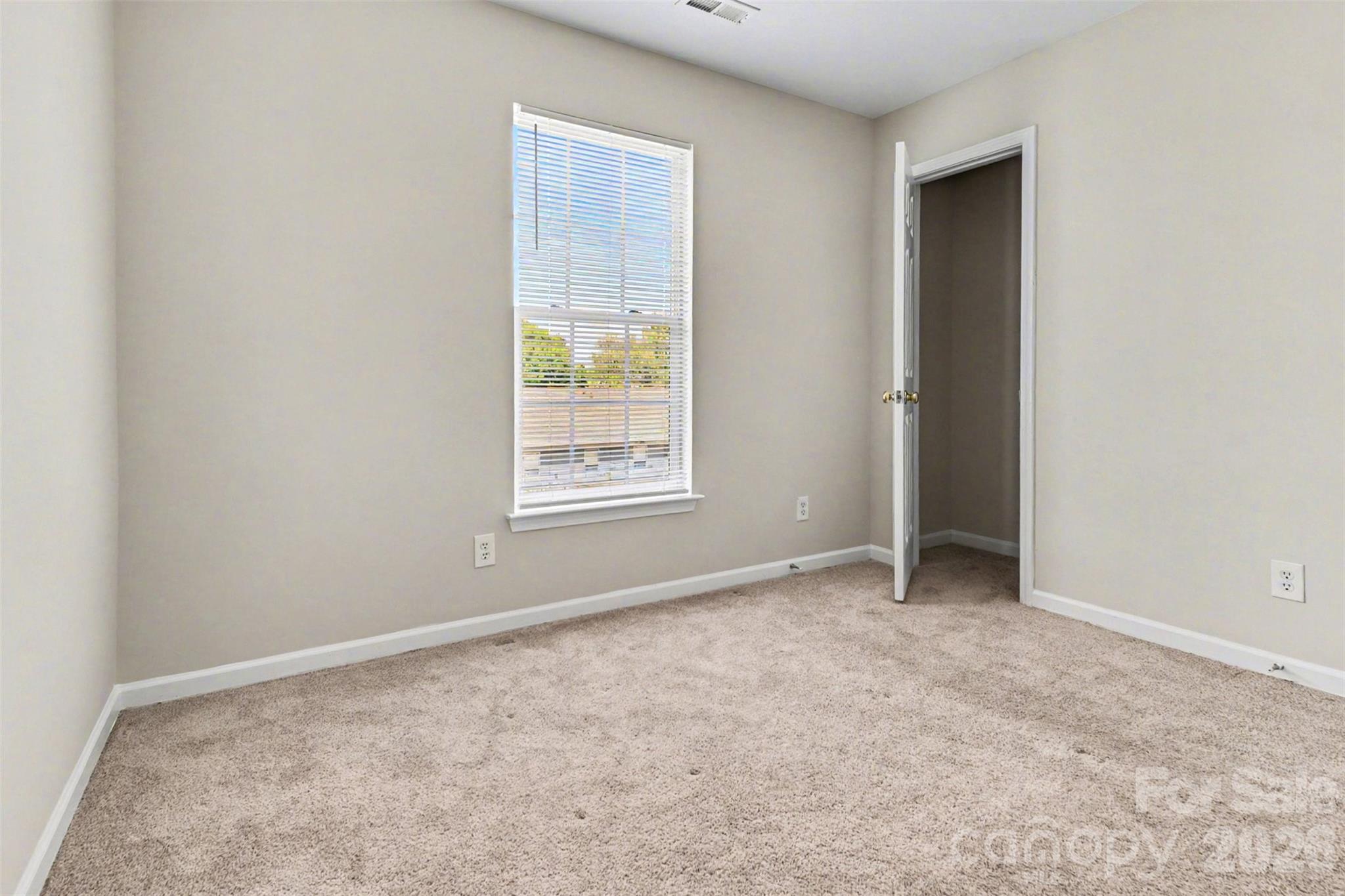 4034 Woolcott Avenue Charlotte NC 28213
