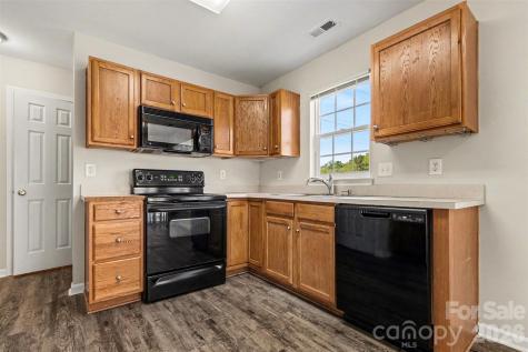 4034 Woolcott Avenue Charlotte NC 28213