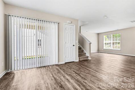 4034 Woolcott Avenue Charlotte NC 28213