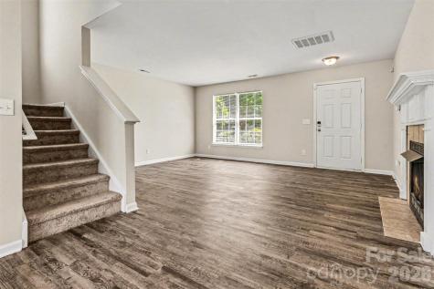 4034 Woolcott Avenue Charlotte NC 28213