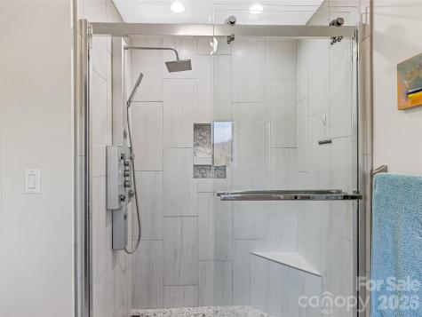 150 Hobby Horse Lane Hendersonville NC 28792