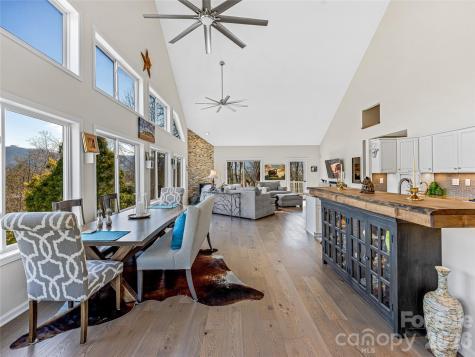 150 Hobby Horse Lane Hendersonville NC 28792