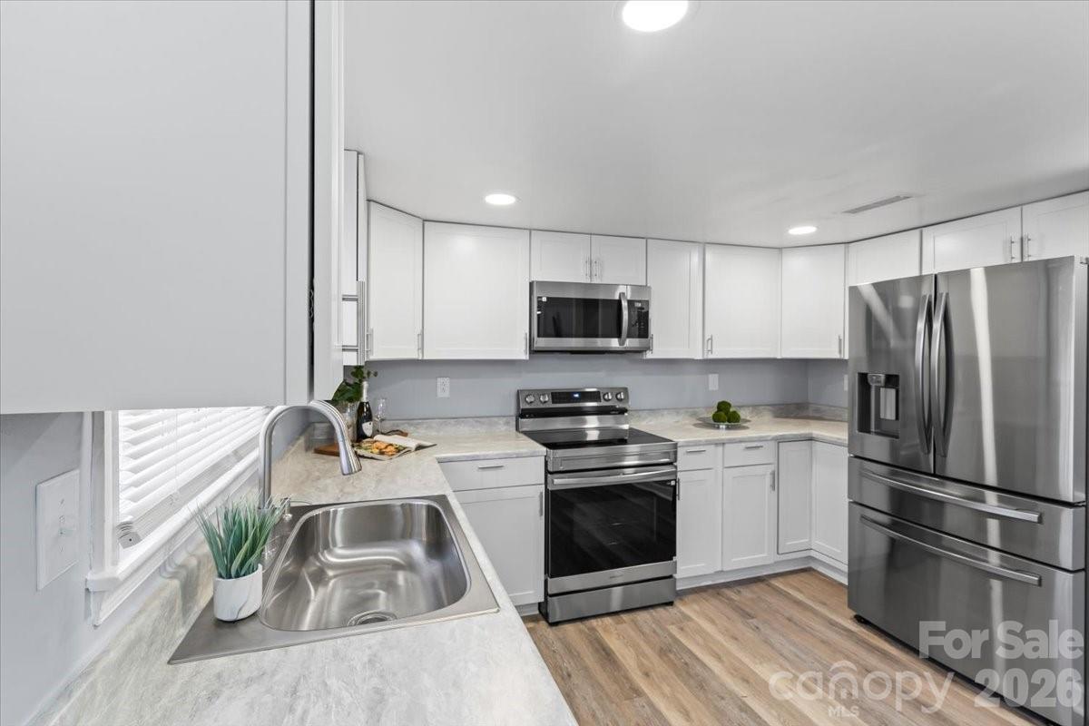6713 Somersworth Drive Charlotte NC 28215