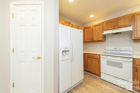 115 Creeks End Circle Mills River NC 28759