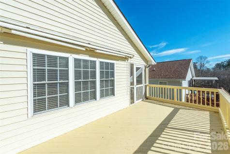 115 Creeks End Circle Mills River NC 28759