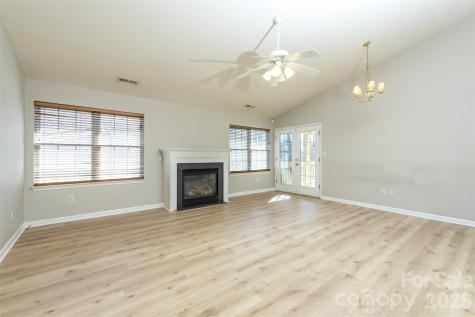 115 Creeks End Circle Mills River NC 28759