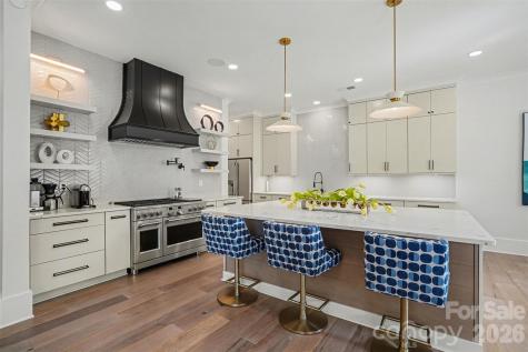 915 Laurel Creek Lane Charlotte NC 28211