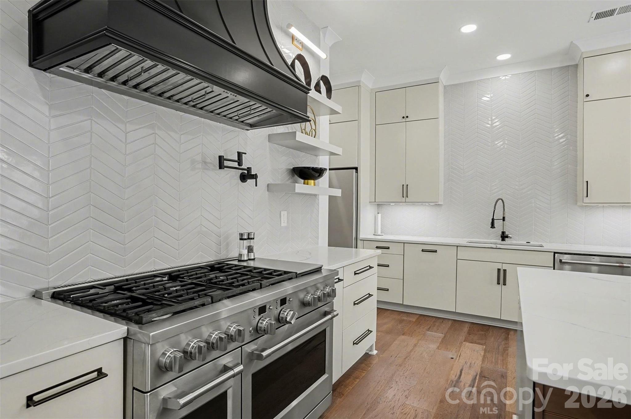 915 Laurel Creek Lane Charlotte NC 28211