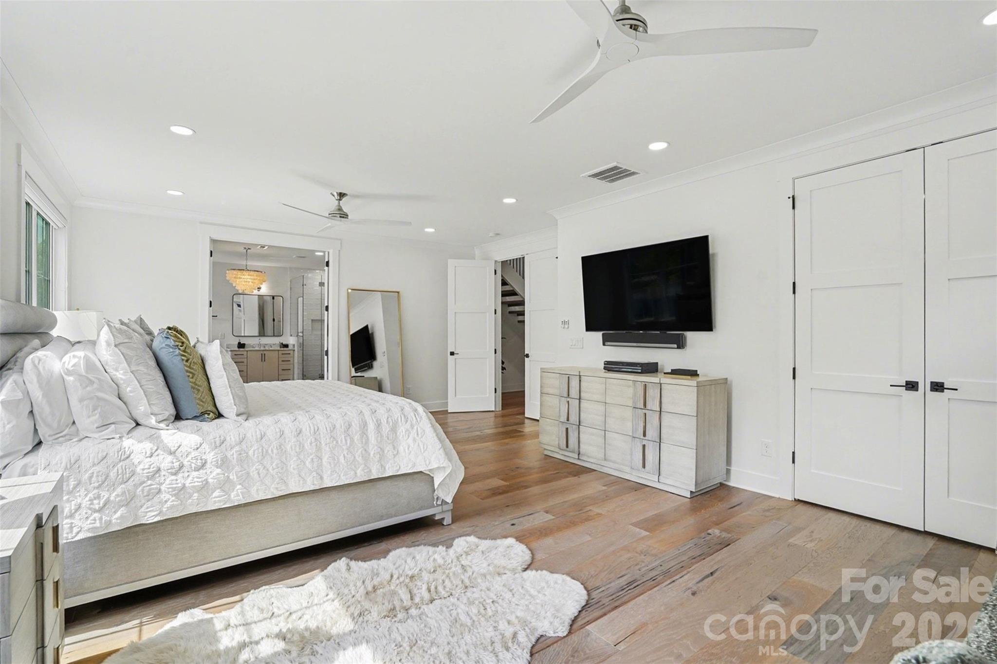 915 Laurel Creek Lane Charlotte NC 28211