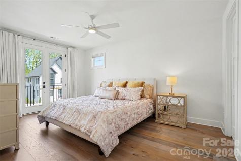 915 Laurel Creek Lane Charlotte NC 28211