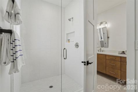 915 Laurel Creek Lane Charlotte NC 28211