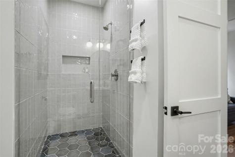 915 Laurel Creek Lane Charlotte NC 28211