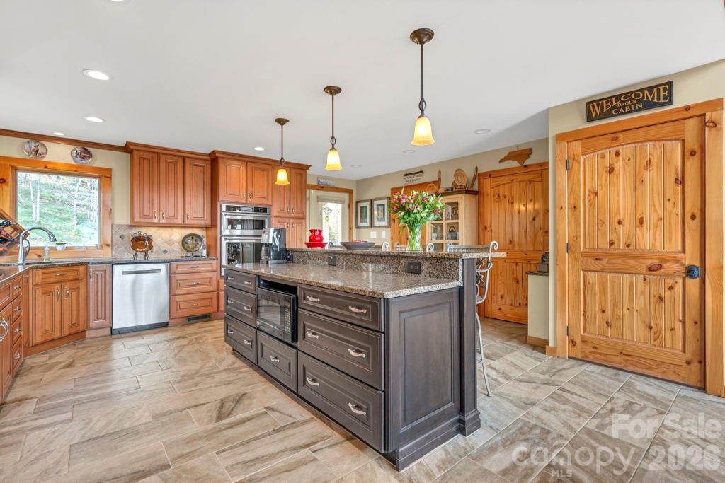 7054 Grandview Circle Newland NC 28657