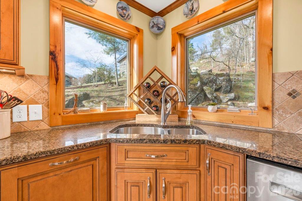 7054 Grandview Circle Newland NC 28657