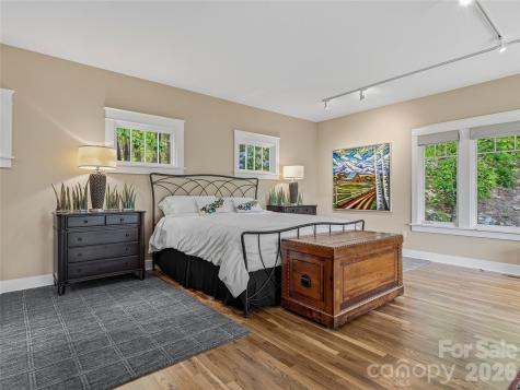 239 Senator Reynolds Road Asheville NC 28804