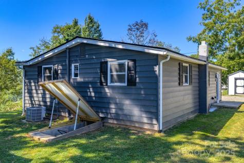 26 Center Street Candler NC 28715