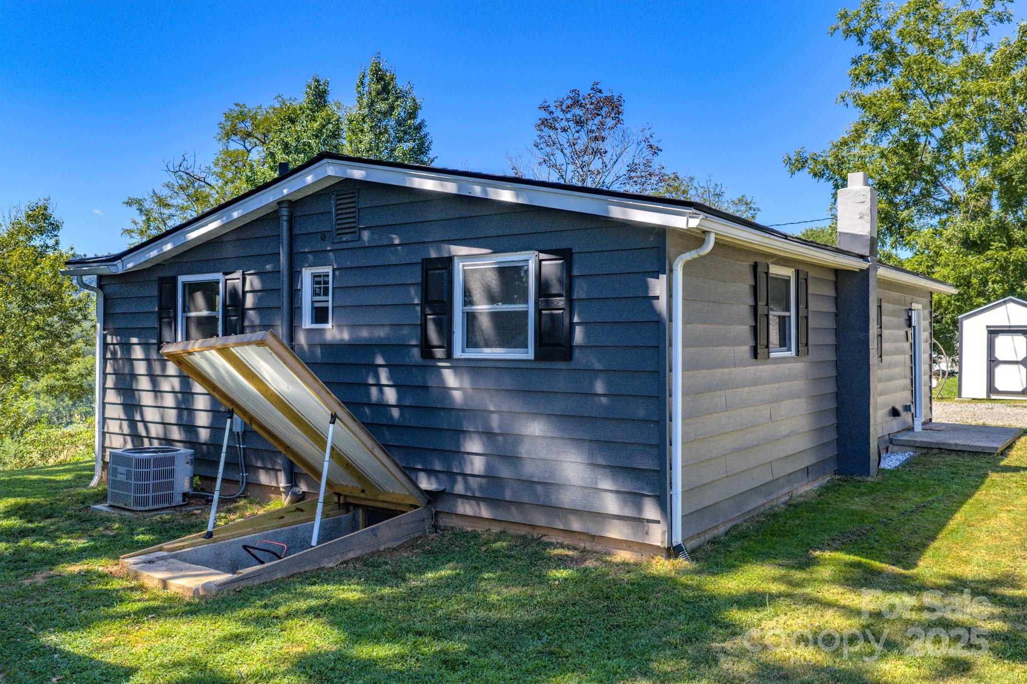 26 Center Street Candler NC 28715
