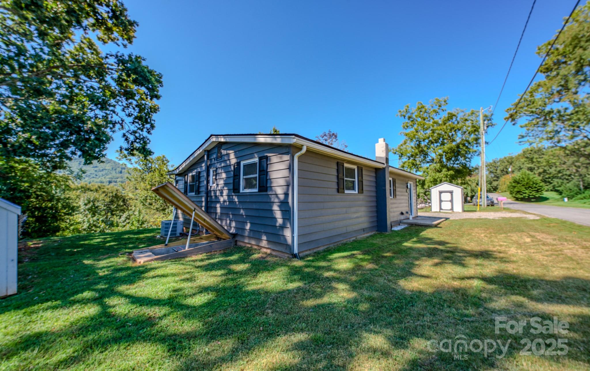26 Center Street Candler NC 28715