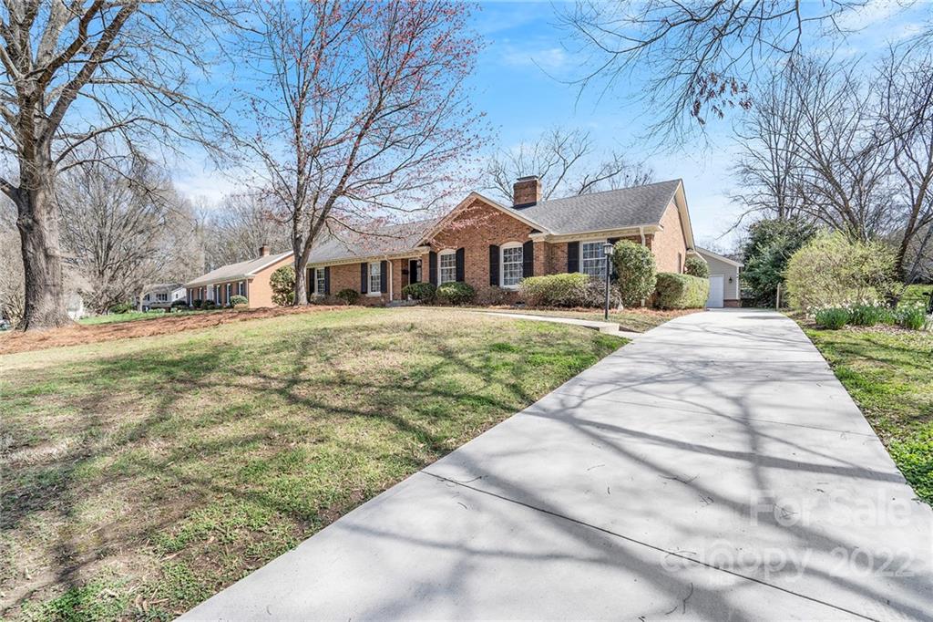 4925 Charmapeg Avenue Charlotte NC 28211
