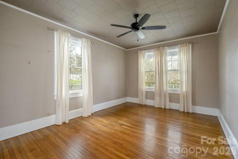 1126 4th Avenue W Hendersonville NC 28739