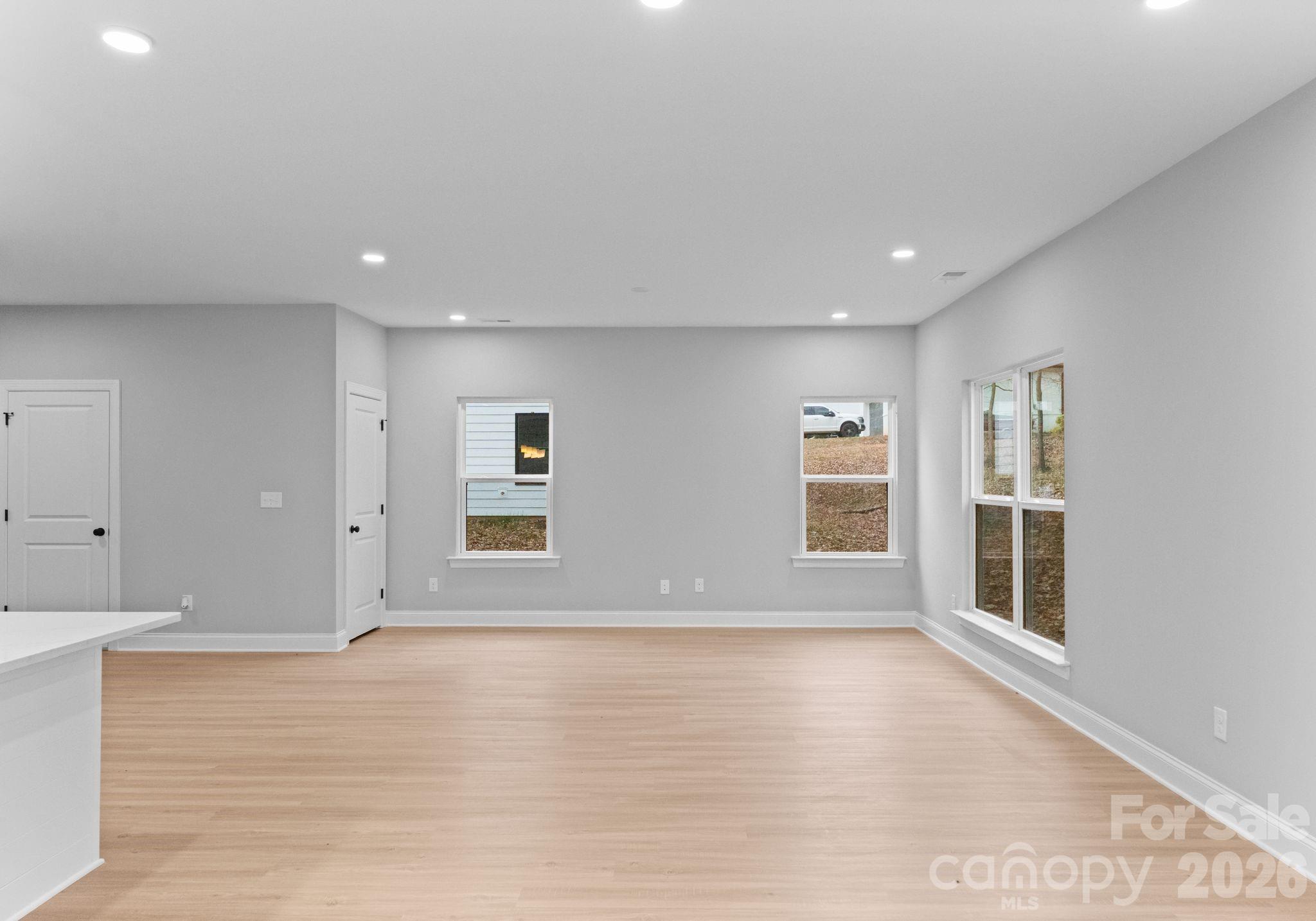 8823 Dogwood Drive Charlotte NC 28215