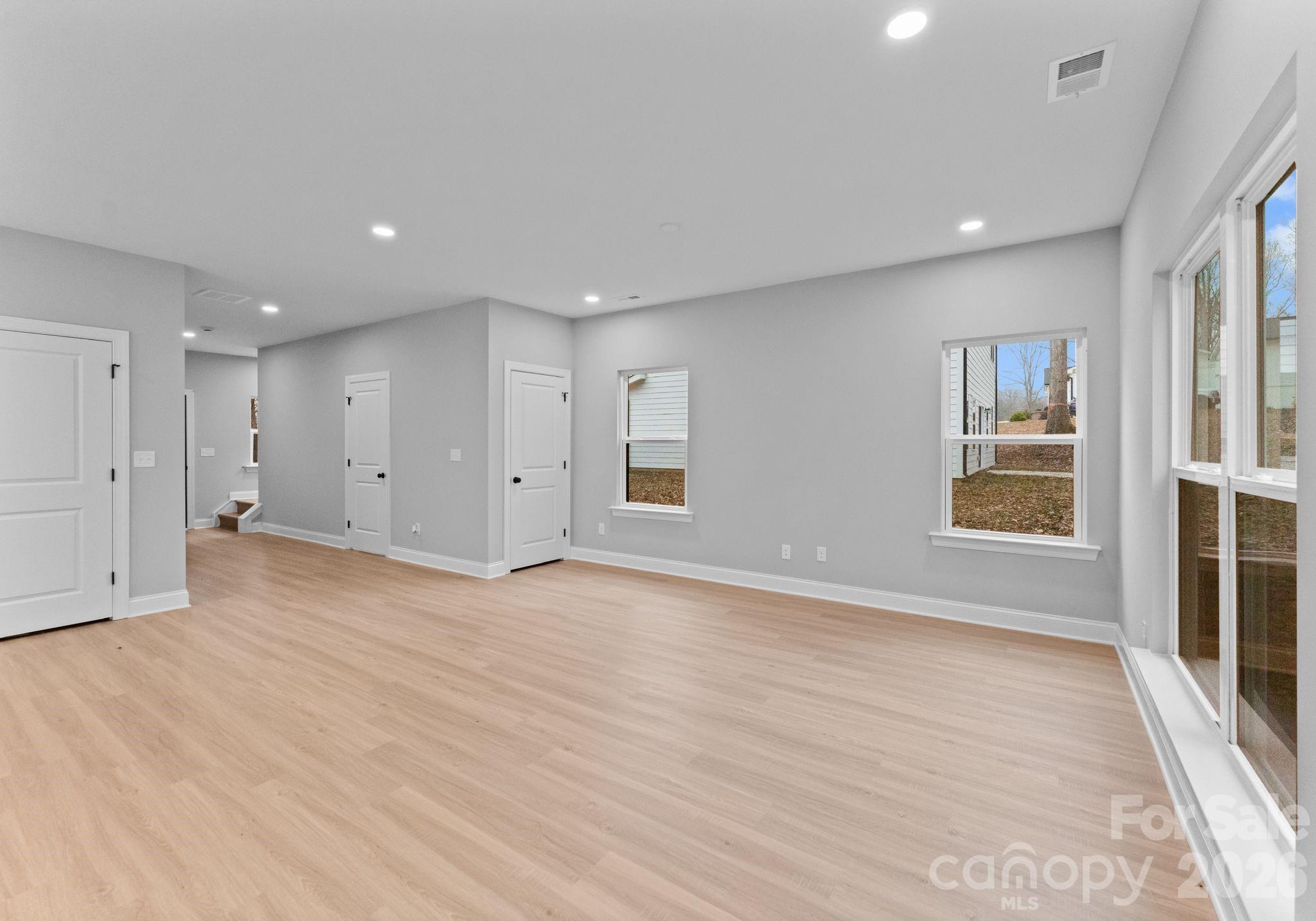 8823 Dogwood Drive Charlotte NC 28215