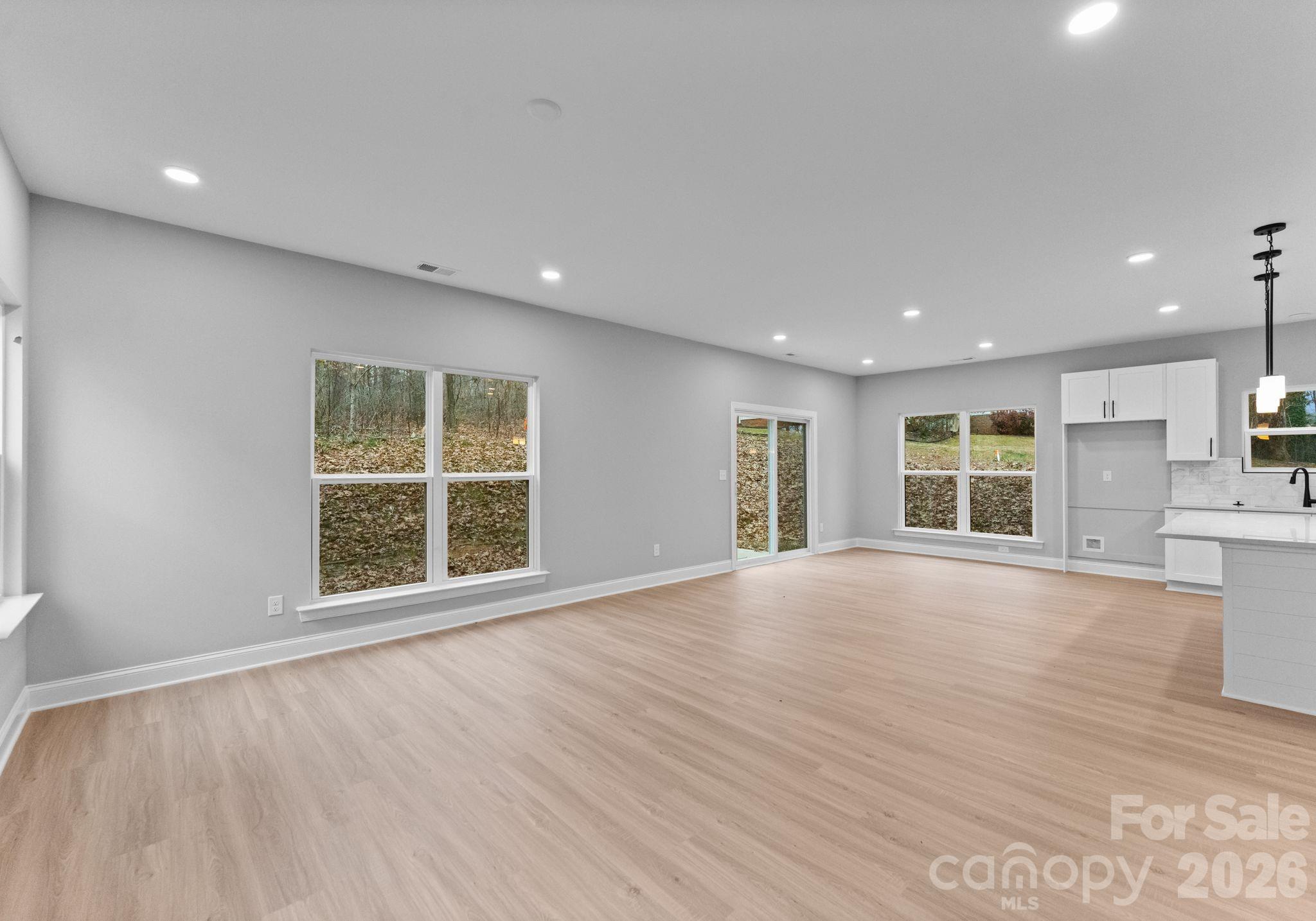8823 Dogwood Drive Charlotte NC 28215