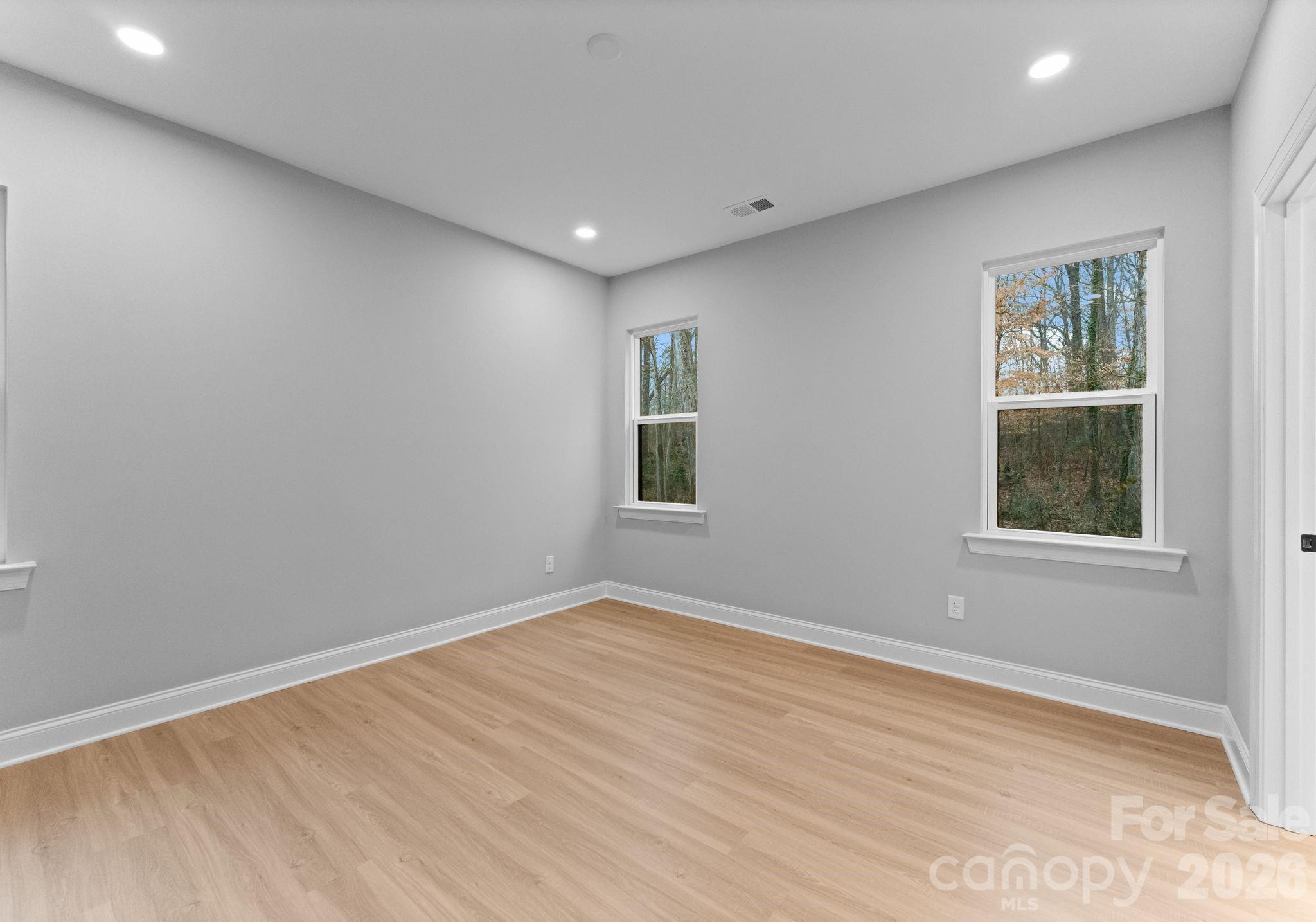 8823 Dogwood Drive Charlotte NC 28215
