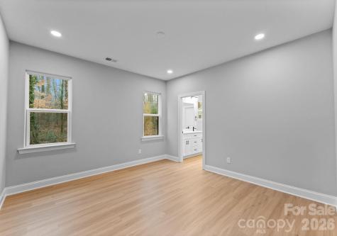 8823 Dogwood Drive Charlotte NC 28215