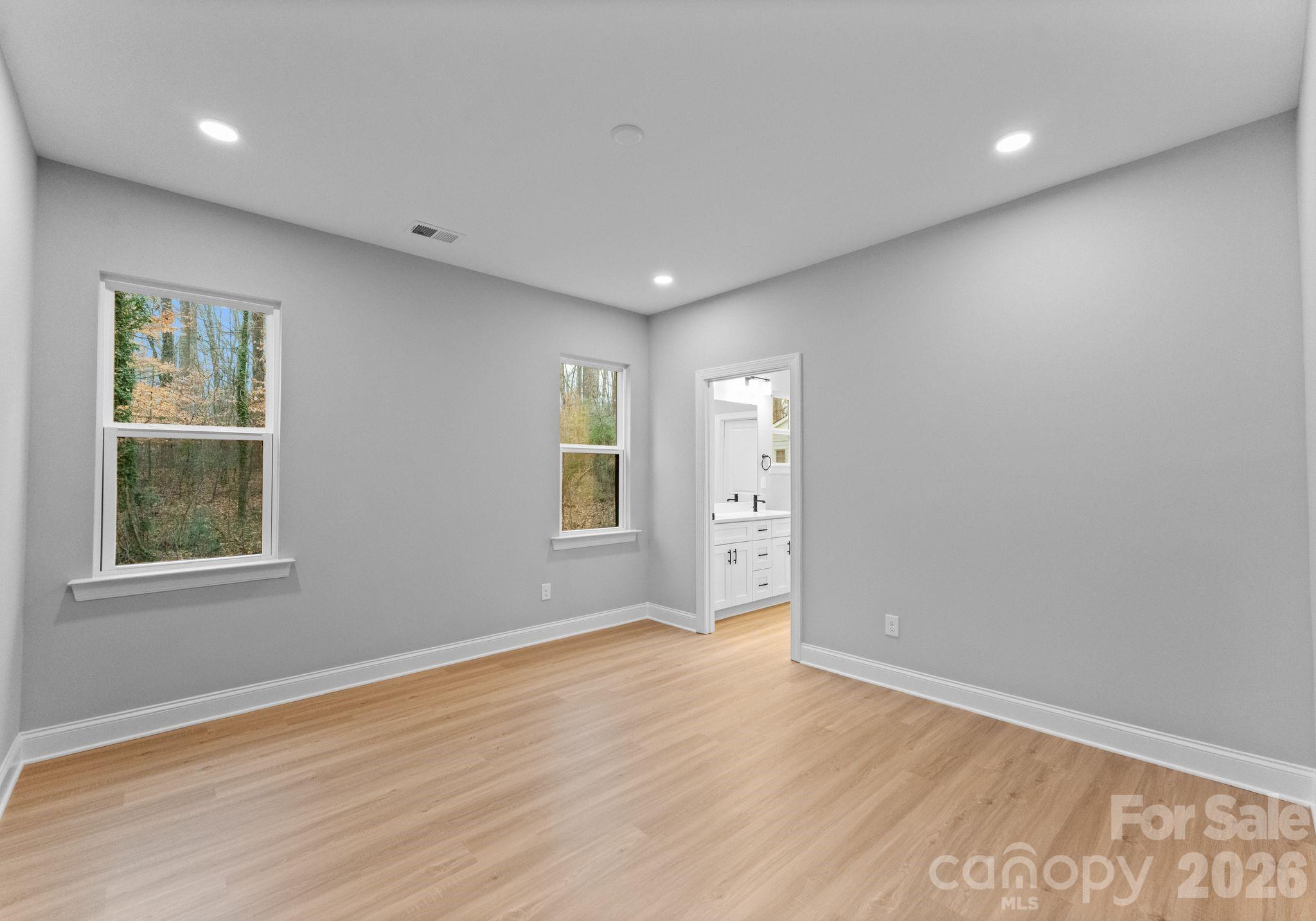 8823 Dogwood Drive Charlotte NC 28215