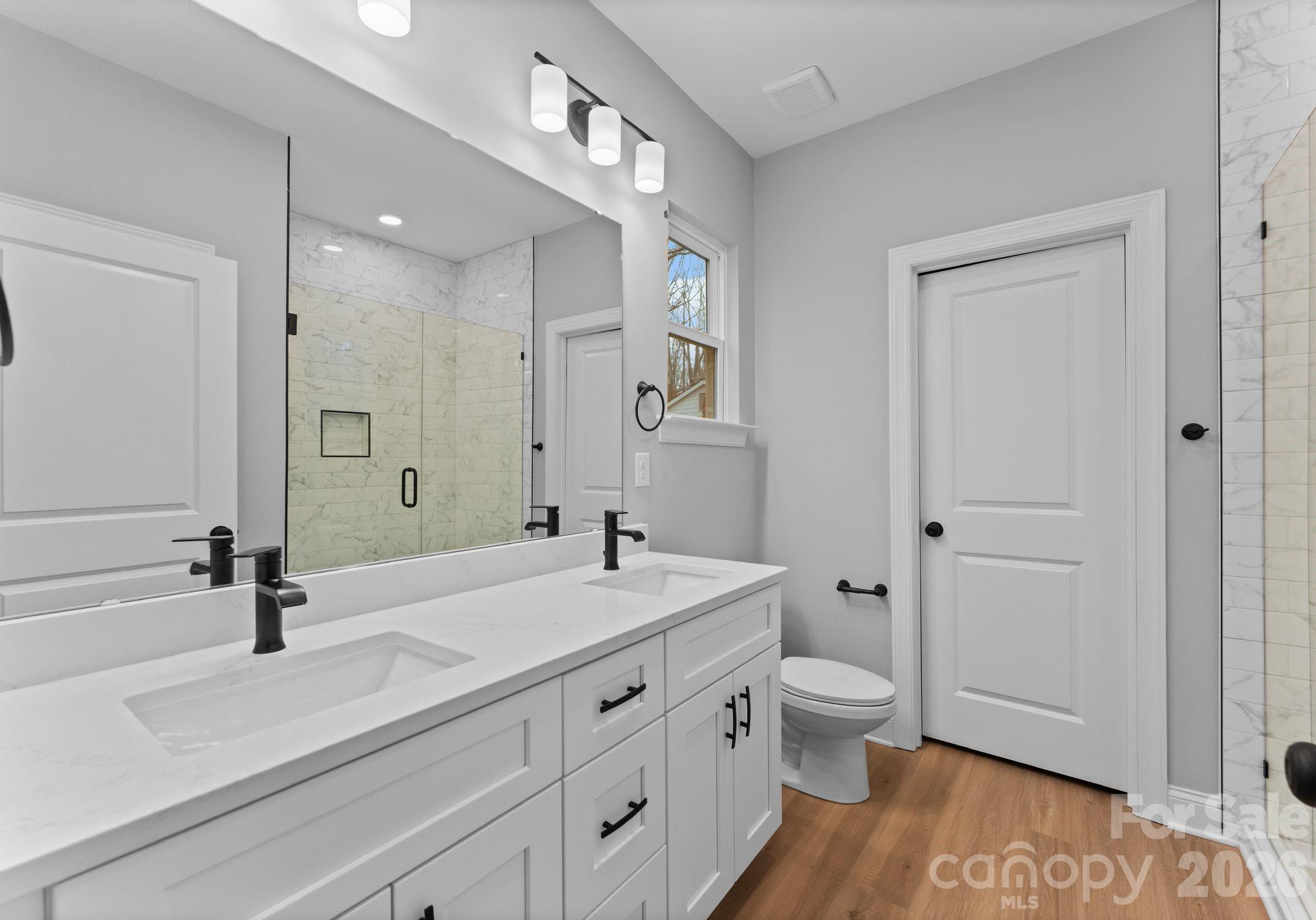 8823 Dogwood Drive Charlotte NC 28215