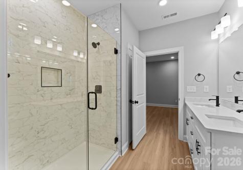 8823 Dogwood Drive Charlotte NC 28215