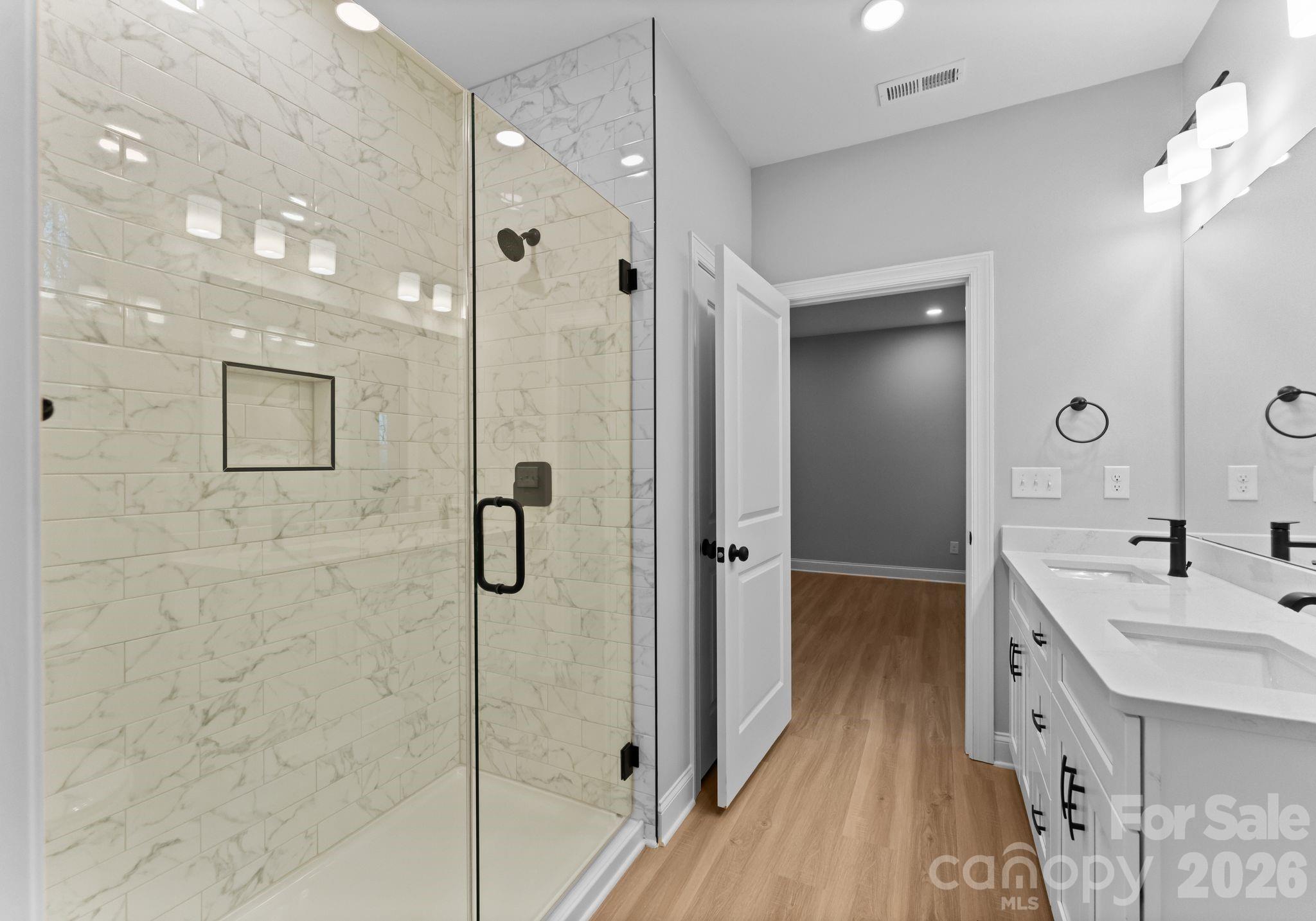 8823 Dogwood Drive Charlotte NC 28215