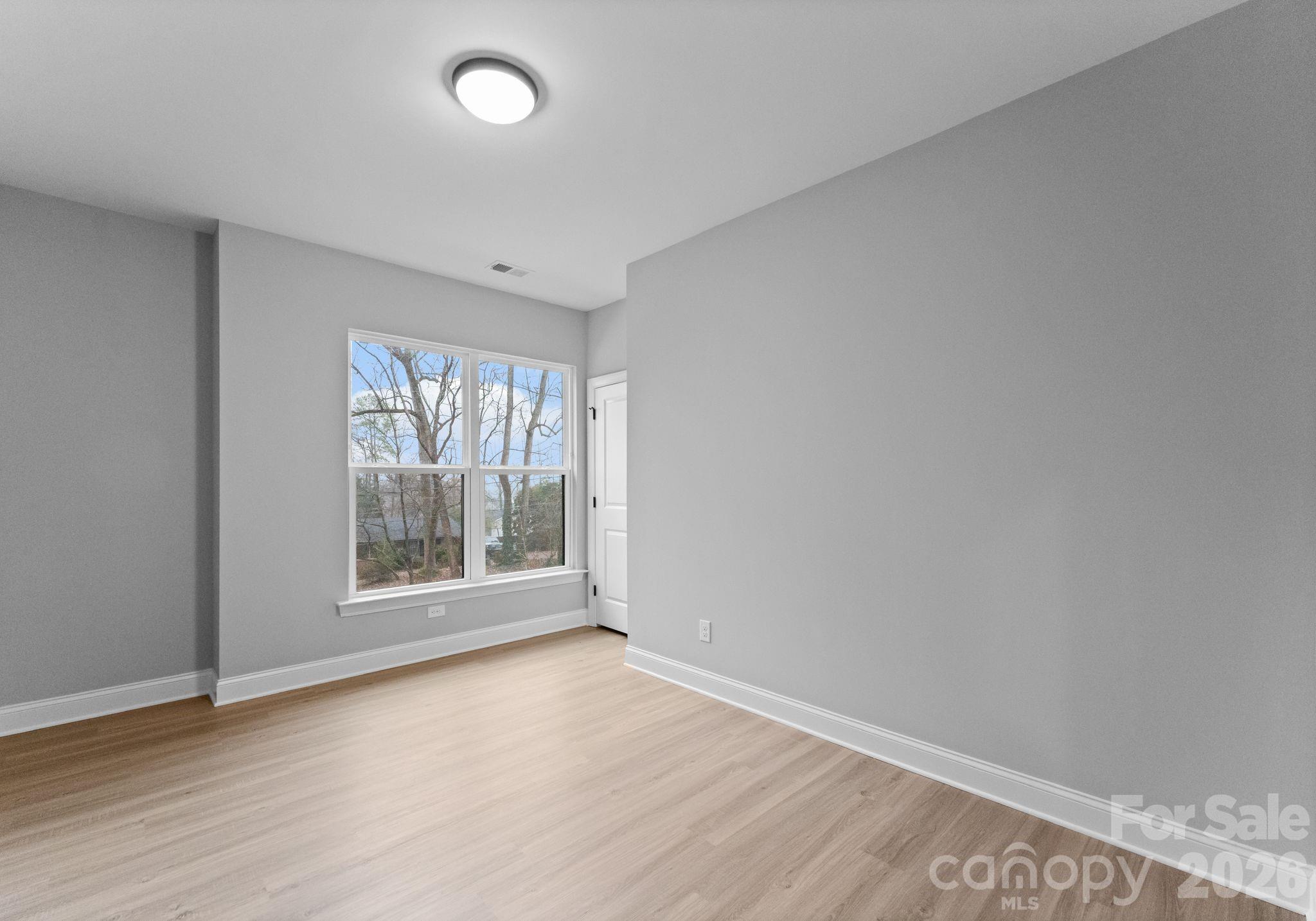 8823 Dogwood Drive Charlotte NC 28215