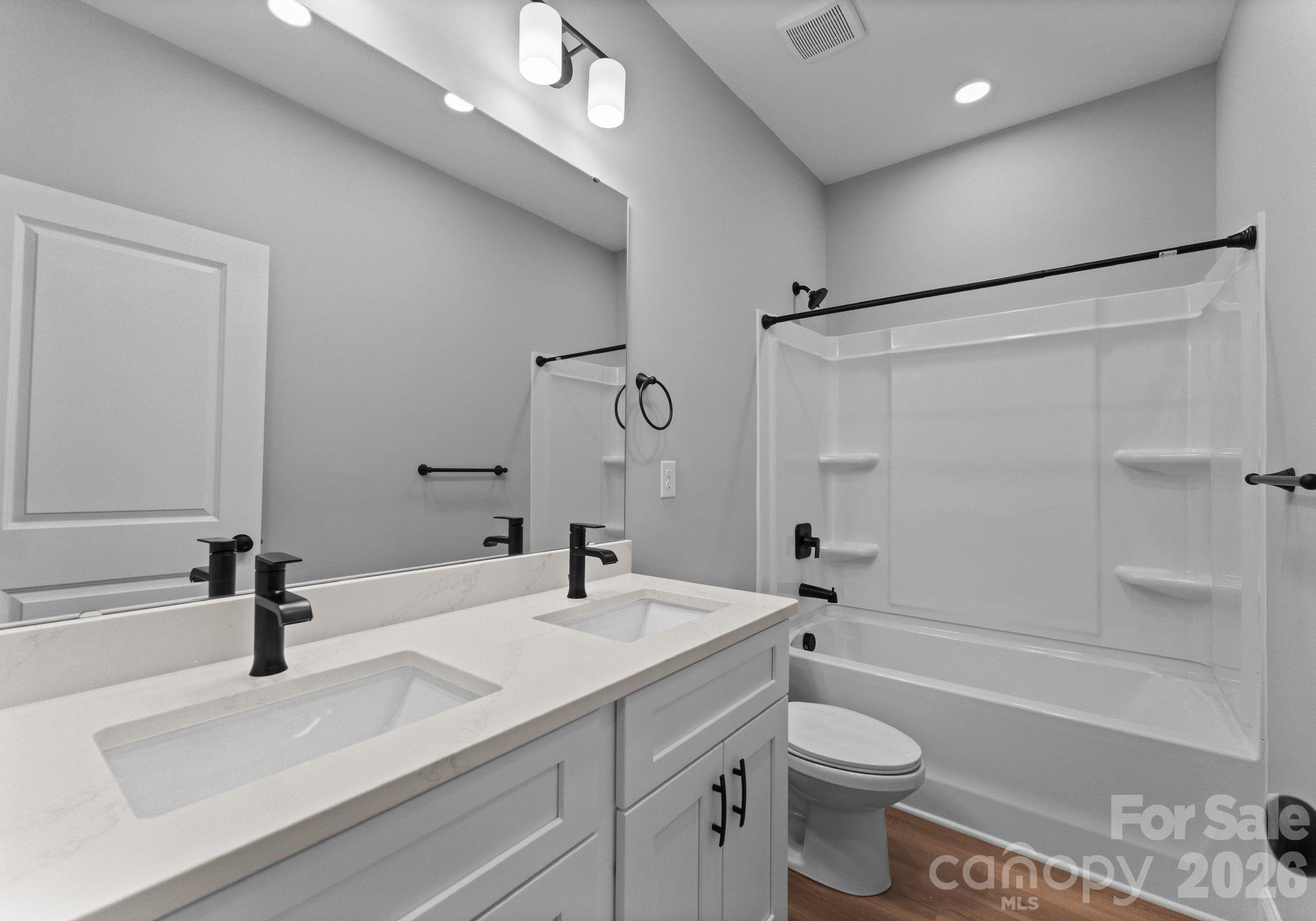 8823 Dogwood Drive Charlotte NC 28215