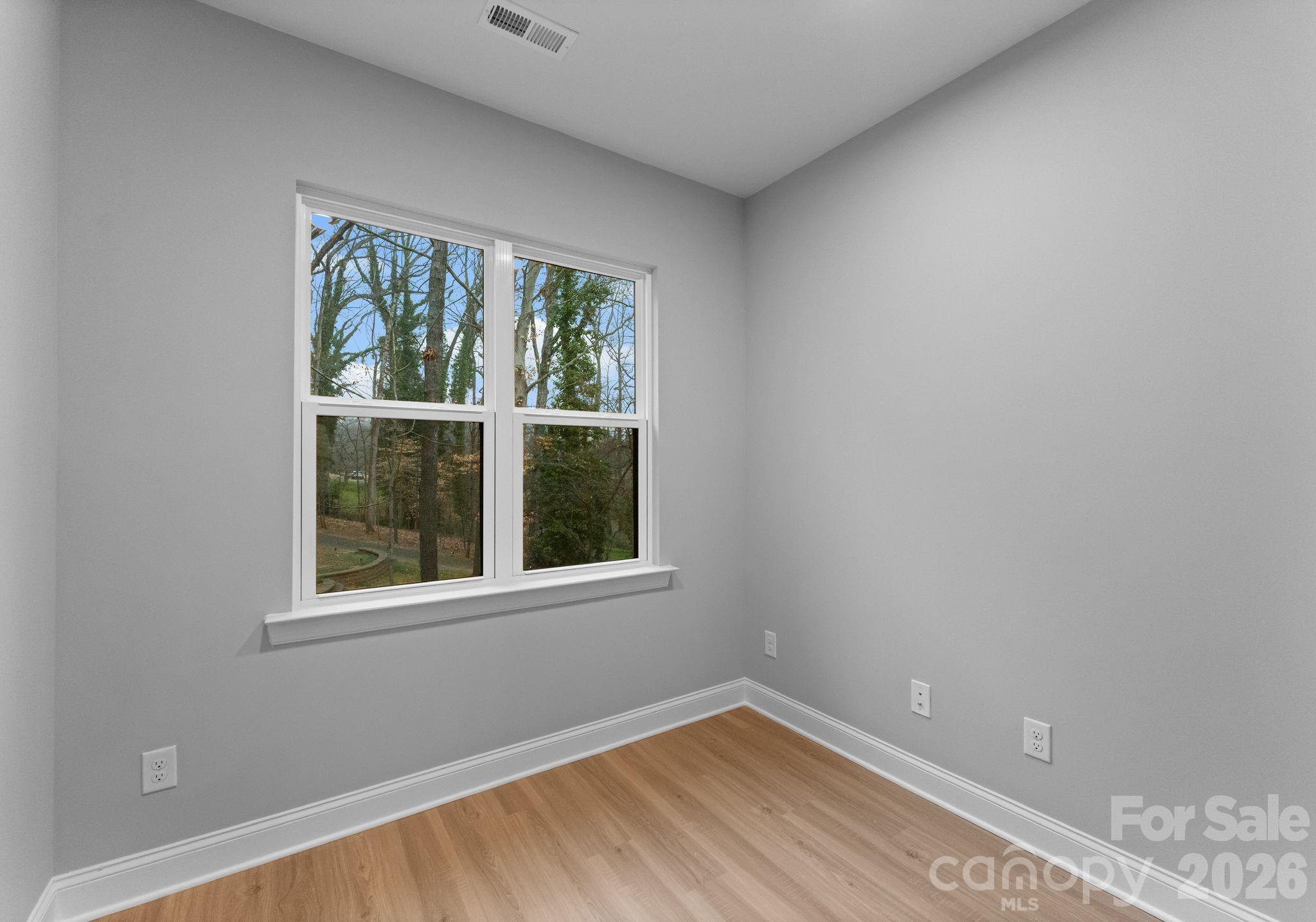 8823 Dogwood Drive Charlotte NC 28215