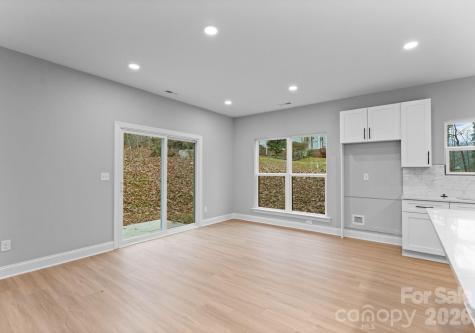 8823 Dogwood Drive Charlotte NC 28215