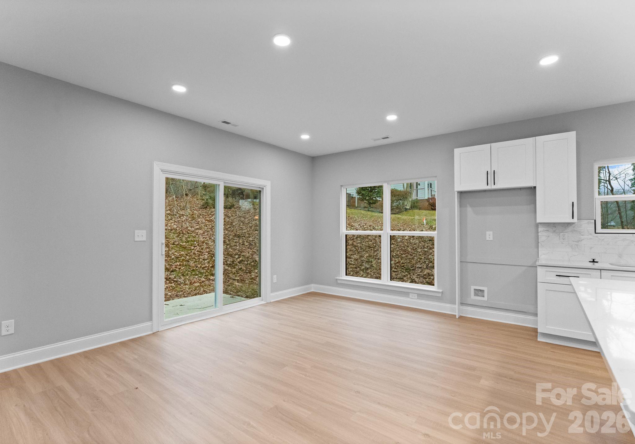 8823 Dogwood Drive Charlotte NC 28215