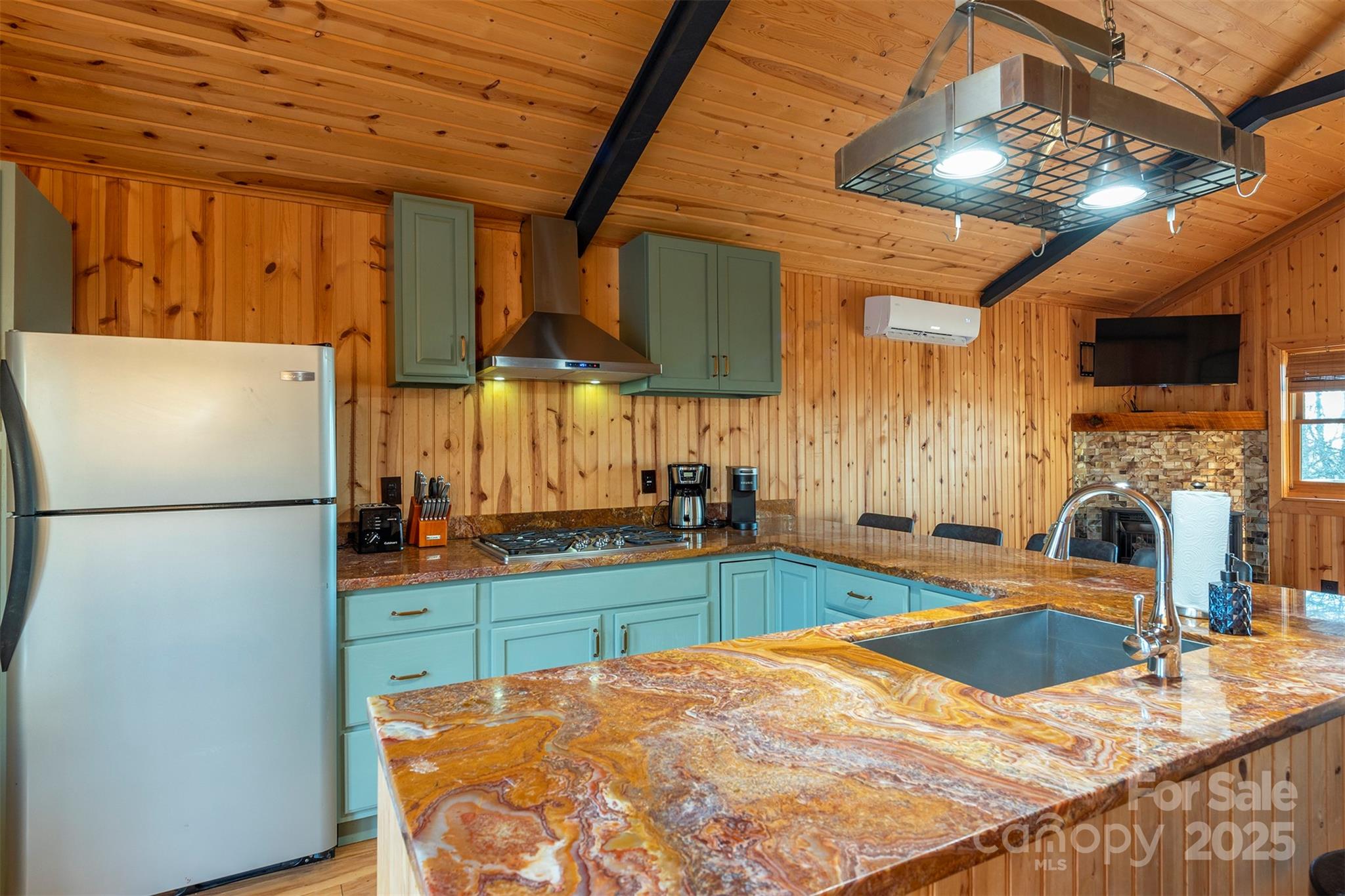 2338 El Miner Drive Mars Hill NC 28754