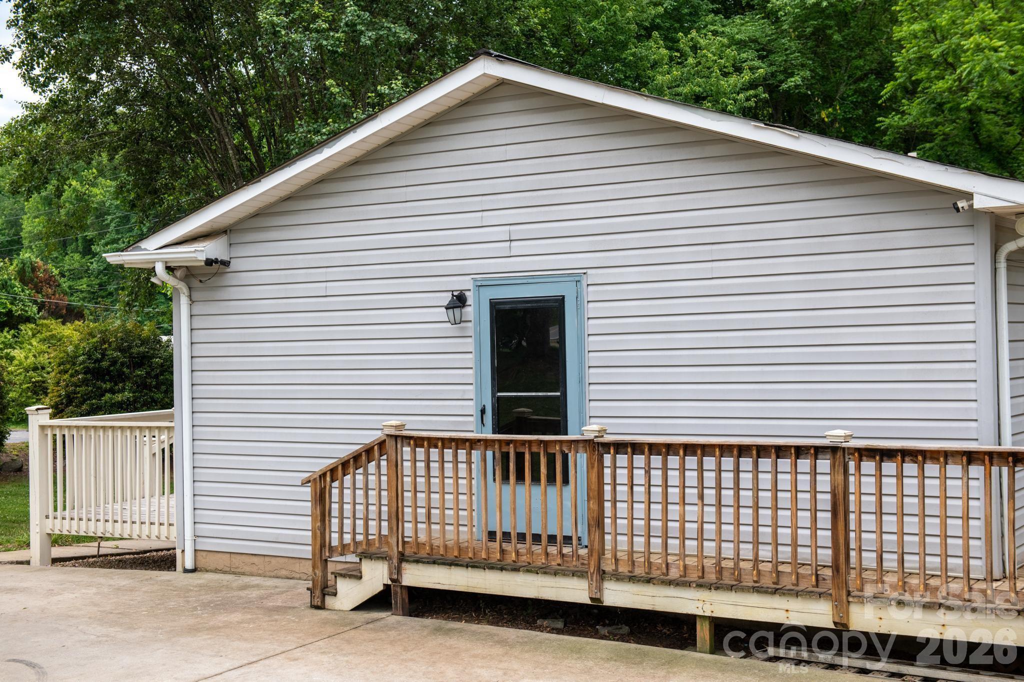 2308 Walt Arney Road Lenoir NC 28645