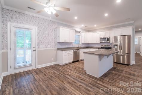 939 Old Stagecoach Road Camden SC 29020