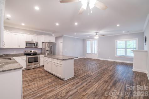 939 Old Stagecoach Road Camden SC 29020