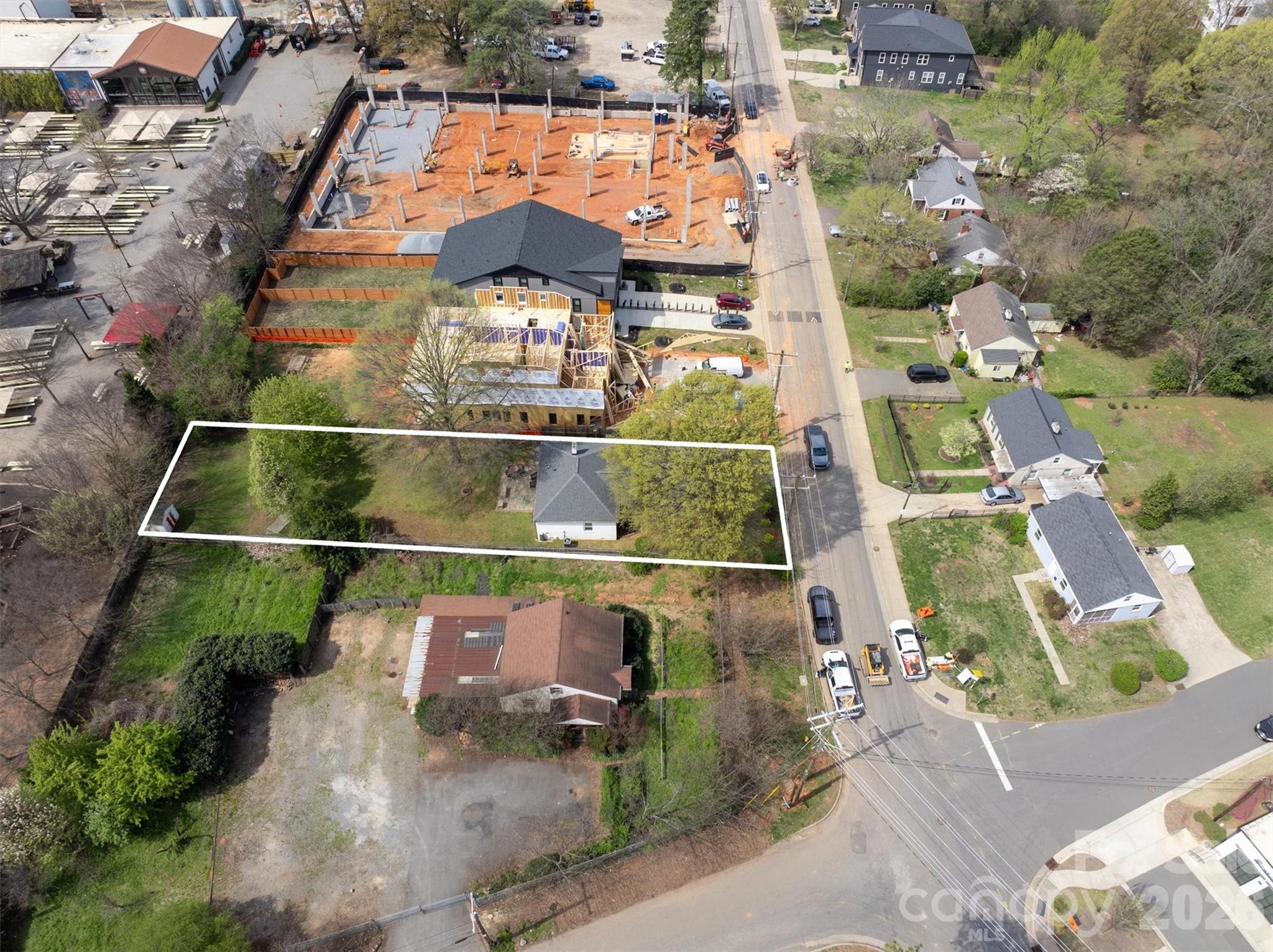 307 E Peterson Drive Charlotte NC 28217