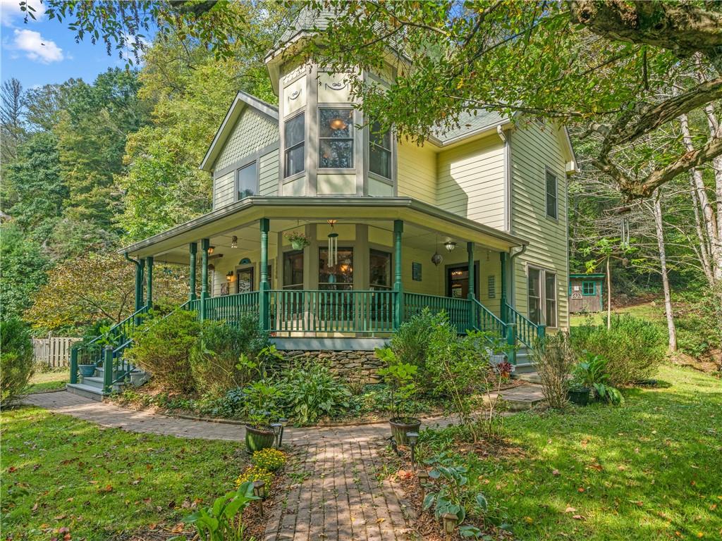 1760 Hortons Creek Road Burnsville NC 28714