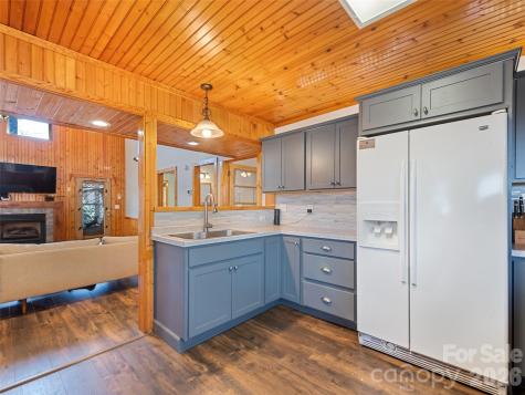 401 Tipstill Cove Waynesville NC 28786