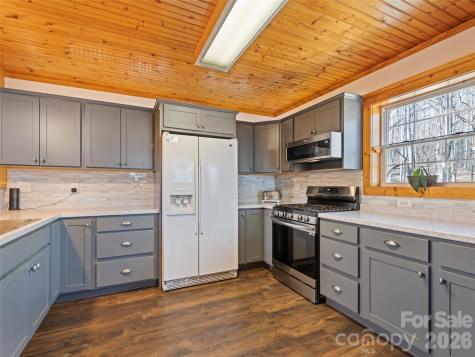 401 Tipstill Cove Waynesville NC 28786