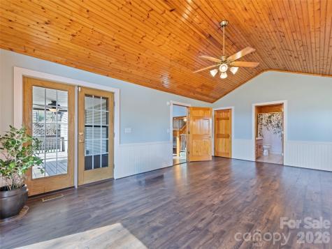401 Tipstill Cove Waynesville NC 28786